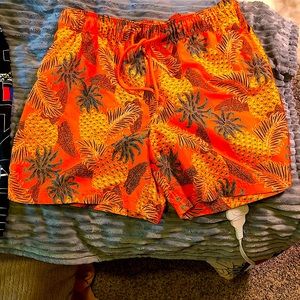 SWIM TRUNKS Mens 36-38 Large, tropical theme, elastic waist with tie. Inner pant